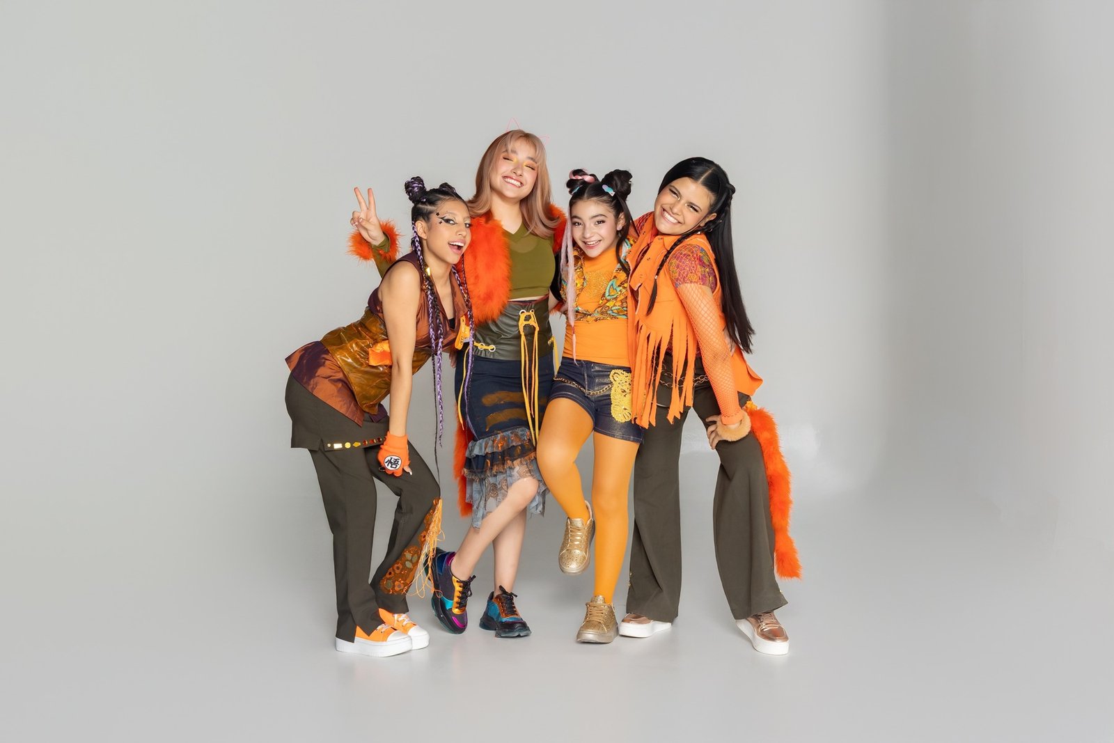 Las cuatro integrantes de JEANS NG posando juntas
